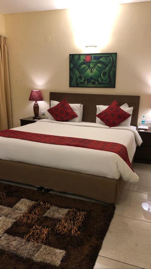 Bed and Breakfast The Neem Nowe Delhi Zewnętrze zdjęcie