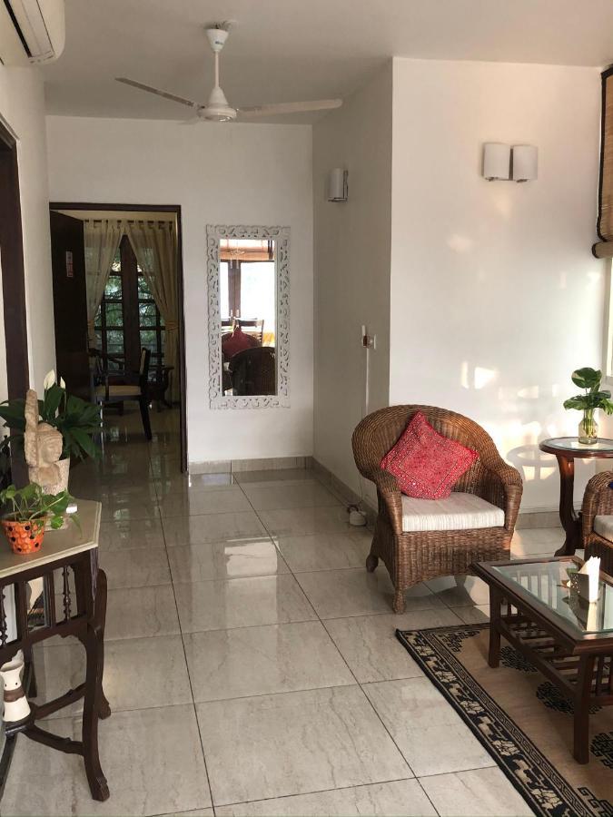 Bed and Breakfast The Neem Nowe Delhi Zewnętrze zdjęcie