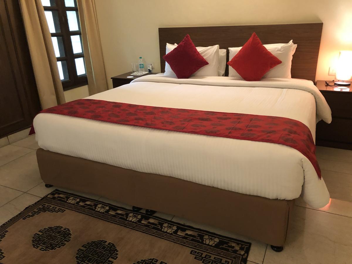 Bed and Breakfast The Neem Nowe Delhi Zewnętrze zdjęcie