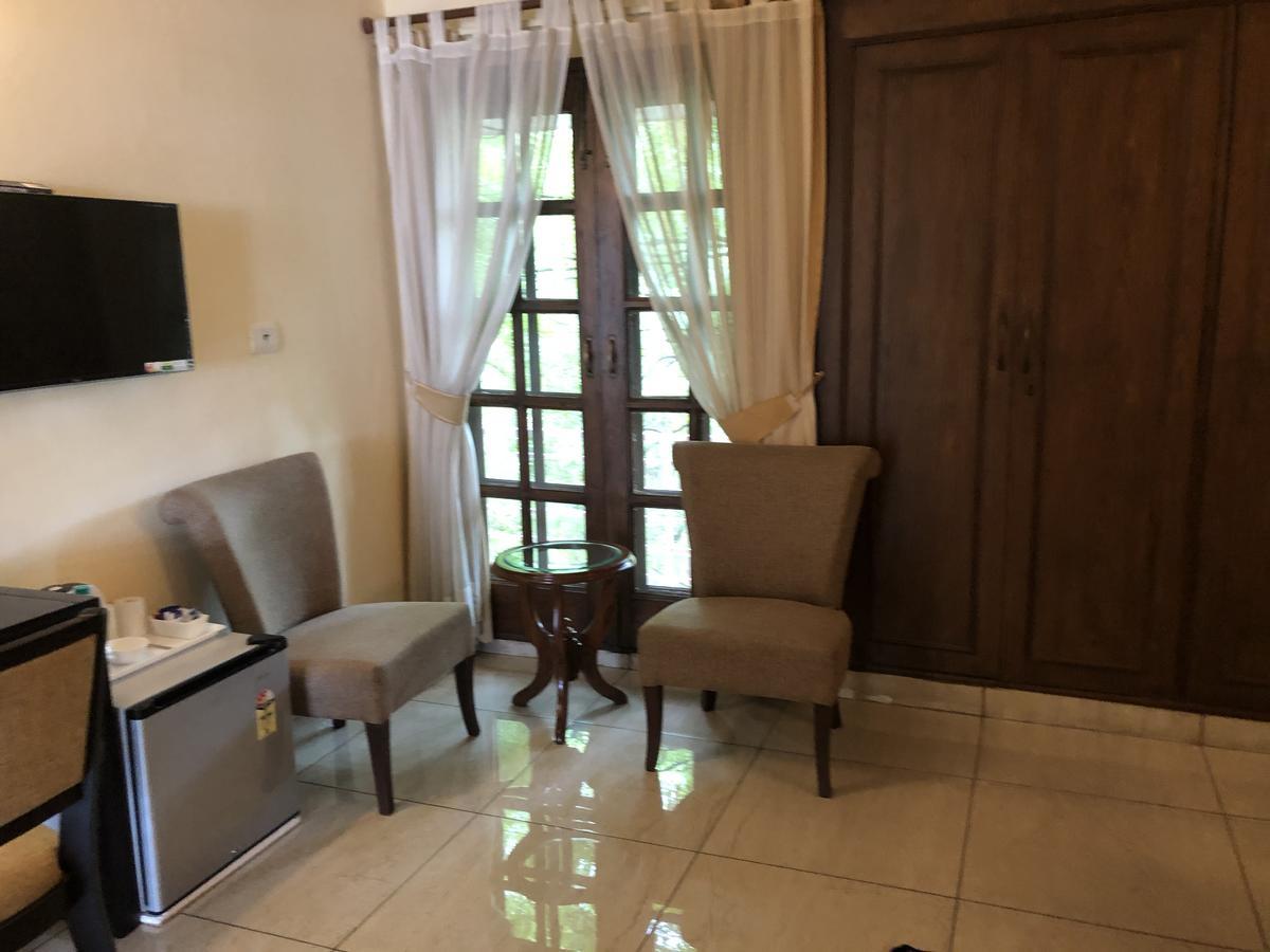 Bed and Breakfast The Neem Nowe Delhi Zewnętrze zdjęcie