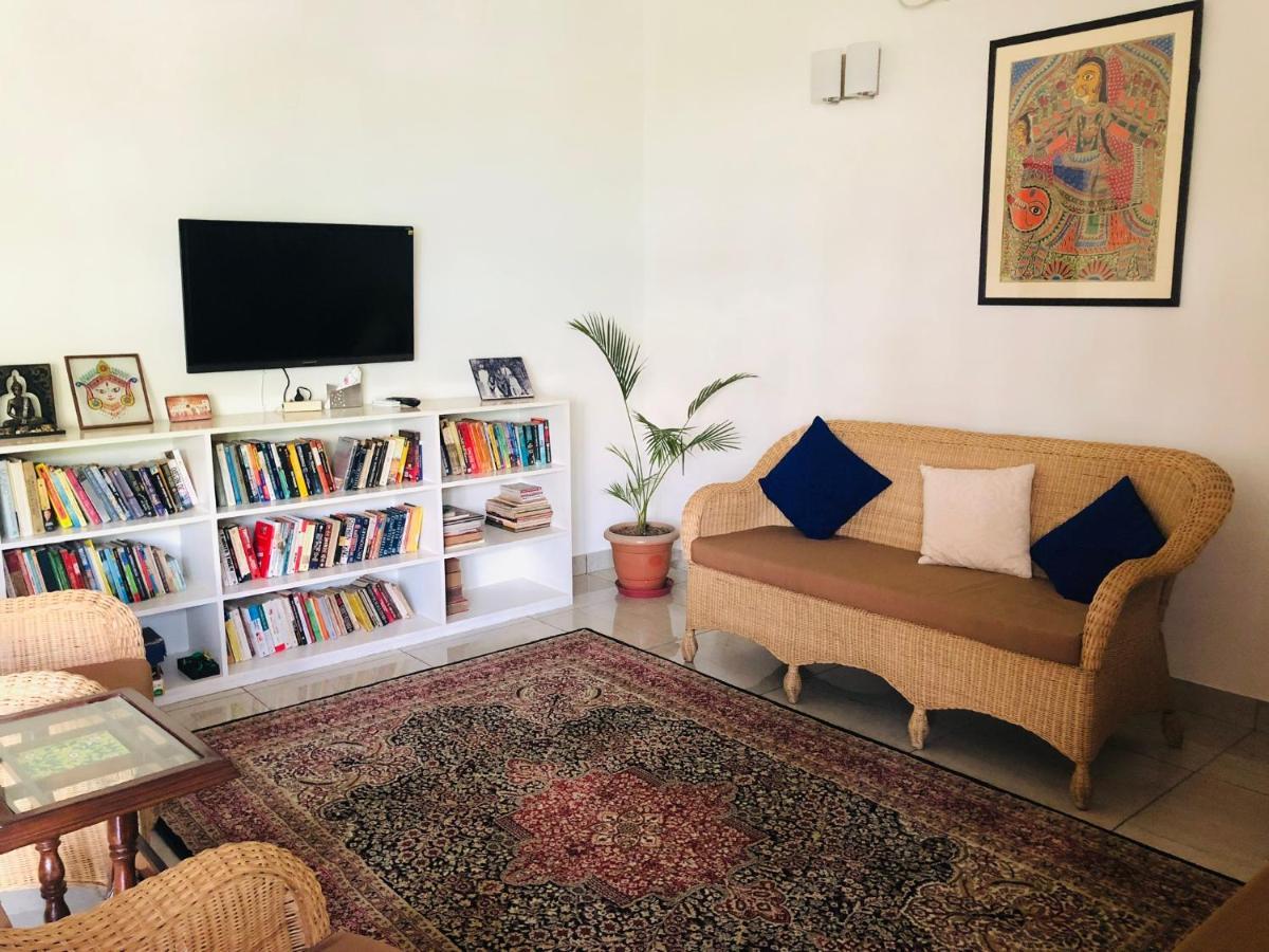 Bed and Breakfast The Neem Nowe Delhi Zewnętrze zdjęcie